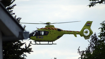 Baleset történt Pápán, mentőhelikopter érkezett a helyszínre