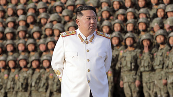 Mindenkit hadba szólított Kim Dzsongun