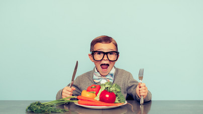 A vegetáriánus gyerekek növekedése és táplálkozása hasonló a húsevőkéhez, de van egy fontos különbség
