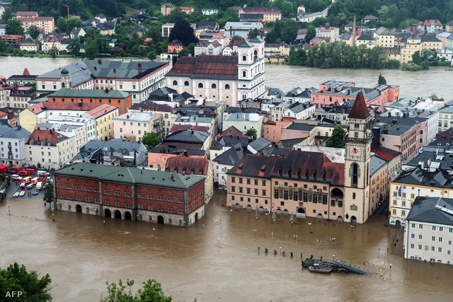 A megáradt Duna elöntötte Passaut.