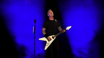 Öregnek érzi magát, összeomlott a koncert előtt a Metallica frontembere