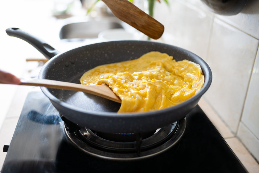 Így készül a tökéletes, légies omlett: alapreceptet mutatunk