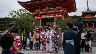Két év után újraindul a turizmus Japánban
