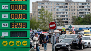 Megszűnt a hatósági ár, volt, ahol 1200 forintba került egy liter benzin Ukrajnában