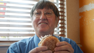Ez a férfi 50 éve minden nap Big Mac-et eszik és nem is akar leállni ezzel