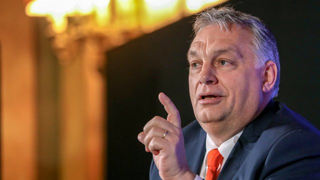 Orbánt figyelik a világ konzervatívjai