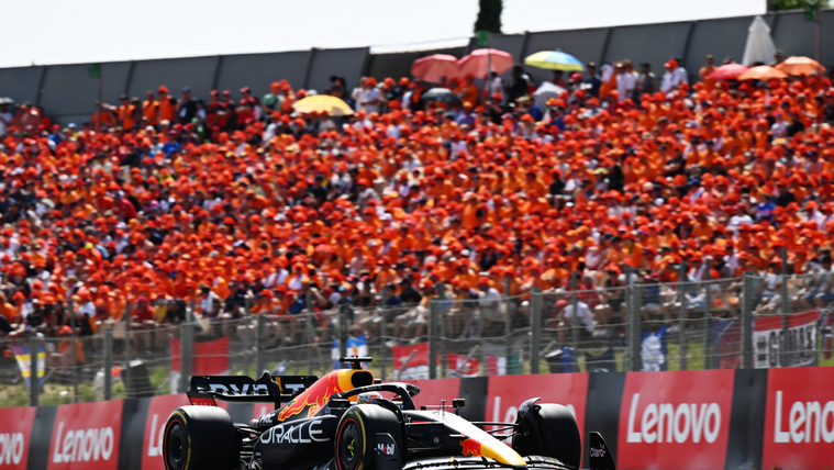 Max Verstappen nyerte a fordulatos Spanyol Nagydíjat, nullázott Leclerc