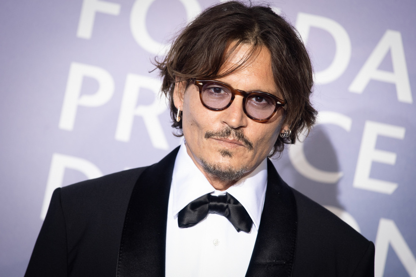 Fény derült Johnny Depp hősies tettére: ismert kolléganője ezért köszönheti neki az életét