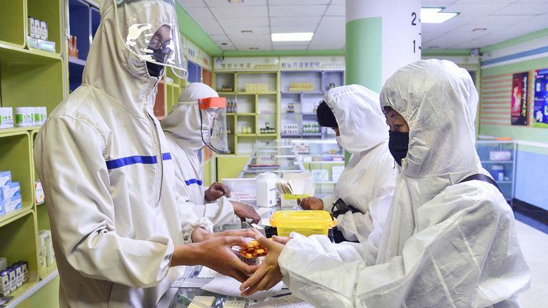Észak-Korea hagyományos gyógymódokkal harcol a koronavírus ellen