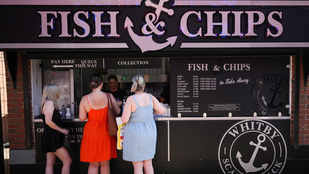 Az emelkedő árak veszélyeztethetik a fish and chipset, több ezer üzlet zárhat be egy éven belül