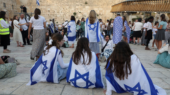 Összecsapások kísérték a a Jeruzsálem-napi zászlós menetet Izraelben