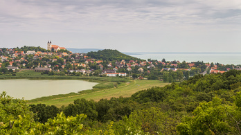 Elképesztően nőttek az ingatlanárak a Balaton környéki településeken