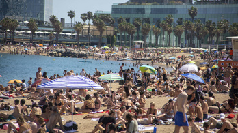 Csak idén áprilisban hétmilliárd eurót kaszált a turistákon Spanyolország