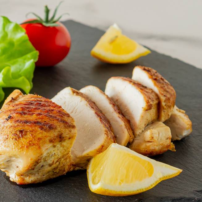 Könnyed, citromos pácban grillezett csirkemell: nagyon szaftos lesz a hús