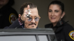 Így ünnepelt Johnny Depp, miután megnyerte a pert