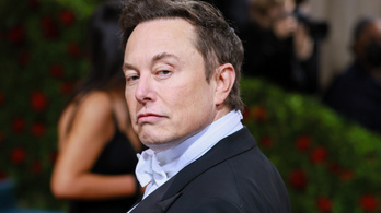 Elon Musk PR-céggel figyelteti az alkalmazottait Facebookon