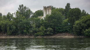 Betongyár költözött a Duna-partra, a civilek kétségbe estek, a hatóságok hallgatnak