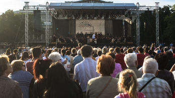 Öt év után újra ingyenes koncertet ad a Fesztiválzenekar a Hősök terén
