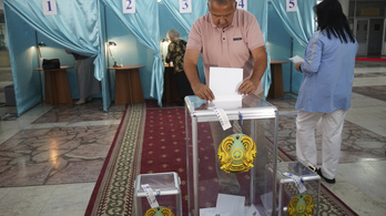 Alkotmányozó népszavazást tartottak Kazahsztánban