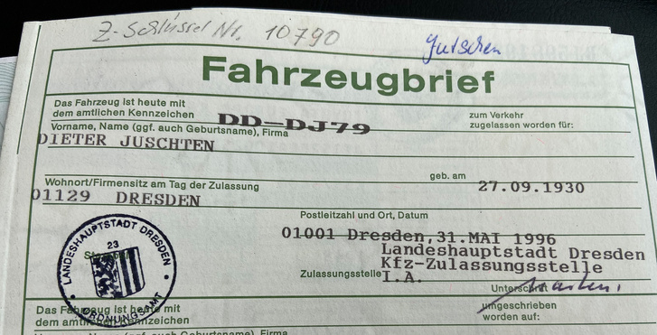 A régi formátumú német forgalmin még látszik a tulaj születési dátuma