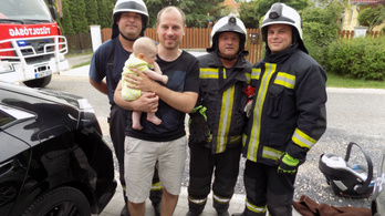 A tűzoltók mentettek ki egy három hónapos kisbabát Cserszegtomajon