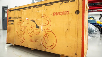 Ez a Ducati húszéves, de még ki sem csomagolták
