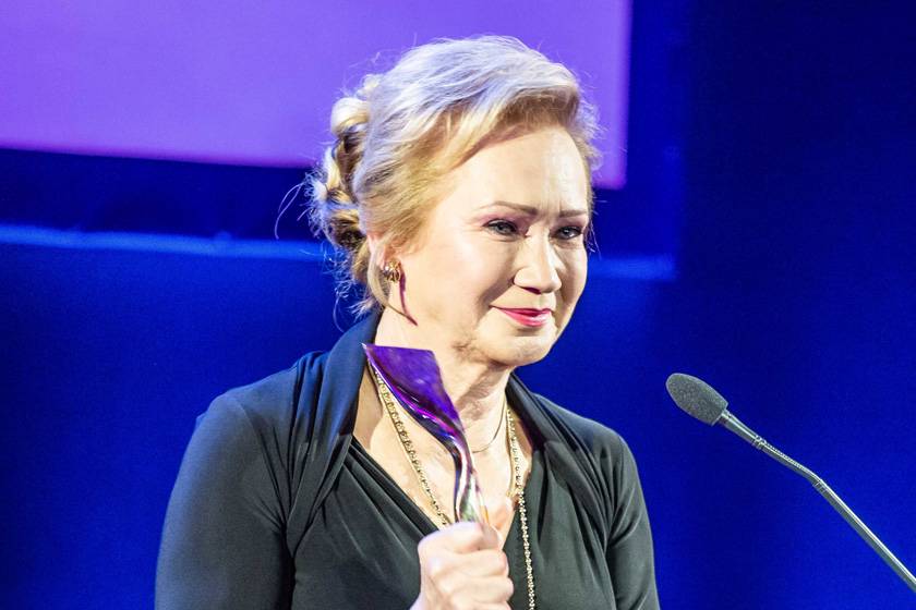 Udvaros Dorottya lenyűgöző volt hímzett ruhában: a 67 éves színésznőt életműdíjjal tüntették ki