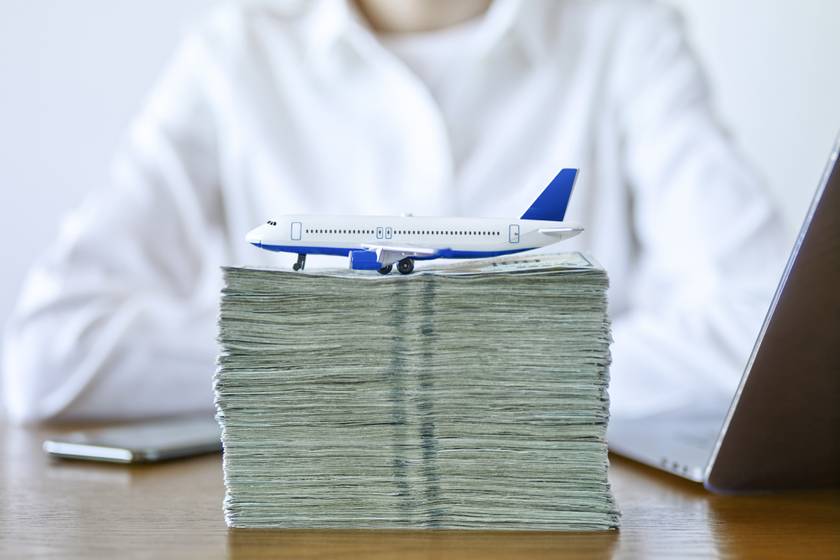 Több légitársaság is emel a jegyárain: az utasok fizetik meg a rájuk rótt különadót