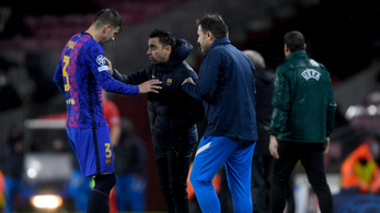 Xavi megunta a problémás Piquét, nem számol vele a Barcánál