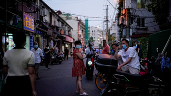 Kínában fertőző betegként kezelik a pénzüket követelőket