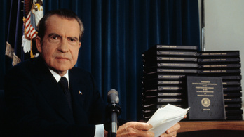 A Watergate-botrány miatt mondott le Nixon, aki később alulmaradt a tévévitában is