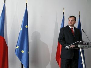 Vesszőfutáson a cseh kormányfő