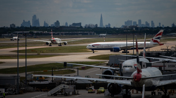 Soha nem látott káosz van a legnagyobb brit reptéren