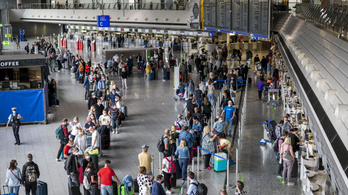 Az uniós bíróság szerint korlátozni kell a légi utasok adatainak rögzítését