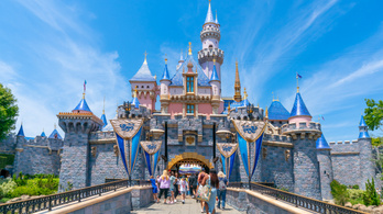 Negyvenmilliós magángépes utazást indít a Disney, az összes élményparkjukat érinti a túra