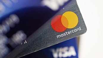 Újabb vizsgálatot indítanak a Mastercard és a Visa kártyadíjai miatt