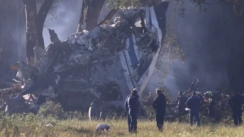 Legalább négy ember meghalt az orosz repülőgép-szerencsétlenségben