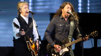 Paul McCartney gigantikus koncertjén Dave Grohl is színpadra lépett