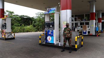 Óriási a gond, nem árulnak benzint Srí Lankán
