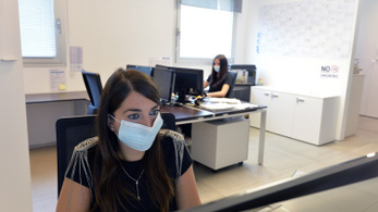 Ez a variáns a kánikulában is terjed, újra maszkot kell viselni a munkahelyeken Olaszországban