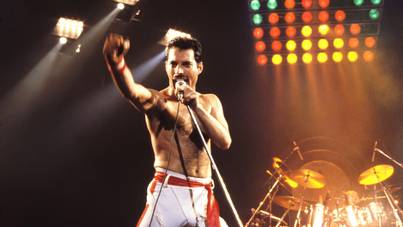 Freddie Mercury olyat énekel, amit eddig biztos, hogy nem hallottál