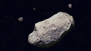 Zsiráfméretű aszteroida suhan el a Föld mellett, élőben közvetítik