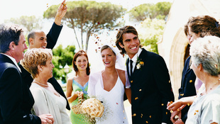8 illemszabály, amit esküvői meghívottként tudnia kell
