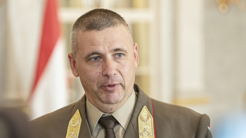 Parlamenti meghallgatást akarnak a honvédség parancsnokának ukrajnai útja miatt