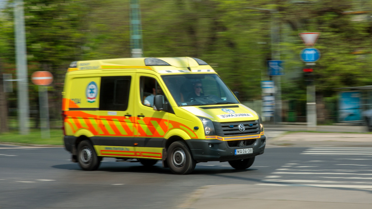 Egy tinédzser állapotáért aggódnak a mentőszolgálat szakemberei