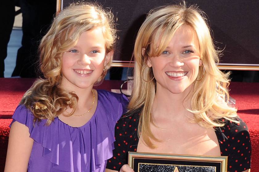 Reese Witherspoon cuki kislánya gyönyörű nővé érett: a 22 éves Ava az anyja ikertestvére is lehetne