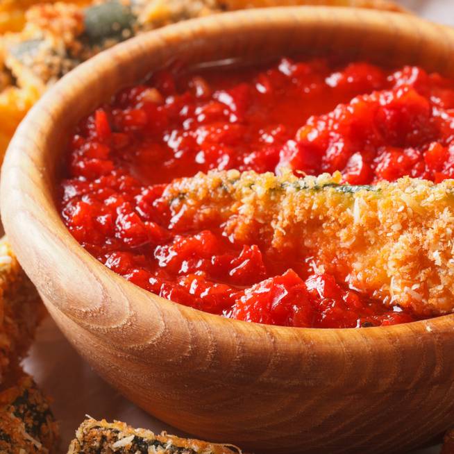 Sütőben sült cukkinihasábok parmezános bundában – Könnyed ebéd vagy partifalat is lehet