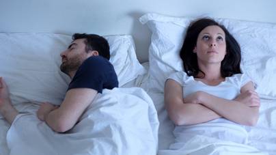 „A férjemmel 9 éve alszunk külön ágyban. Nem is tudnám másképp csinálni.”