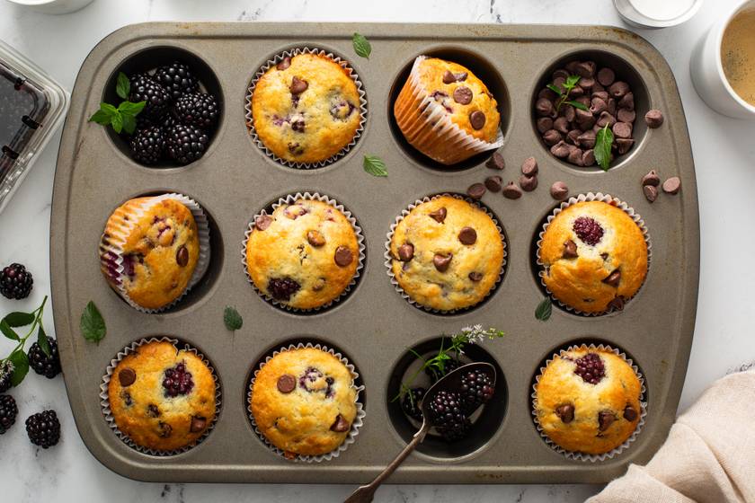 Ellenállhatatlan csokis-szedres muffin: csak 10 perc munka van vele
