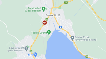 Balatonfűzfőnél baleset miatt lezárták az utat